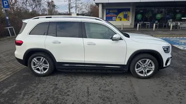 MERCEDES-BENZ GLB