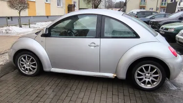 VOLKSWAGEN New Beetle