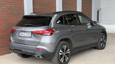 MERCEDES-BENZ GLA