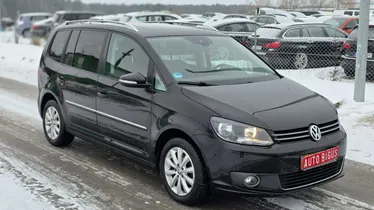 VOLKSWAGEN Touran