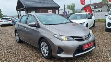 TOYOTA Auris