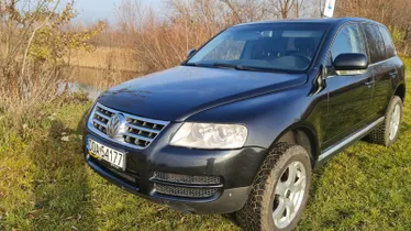VOLKSWAGEN Touareg