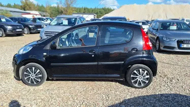PEUGEOT 107