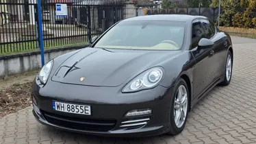 PORSCHE Panamera