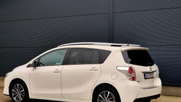 TOYOTA Verso