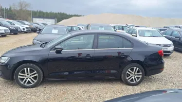 VOLKSWAGEN Jetta