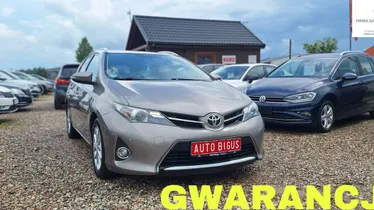 TOYOTA Auris