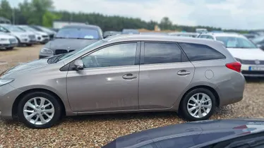 TOYOTA Auris
