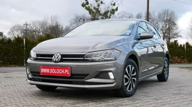VOLKSWAGEN Polo