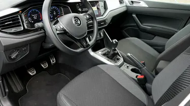 VOLKSWAGEN Polo