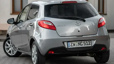 MAZDA 2