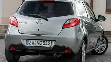 MAZDA 2