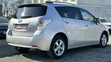 TOYOTA Verso