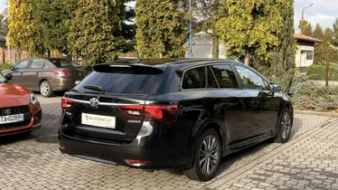 TOYOTA Avensis