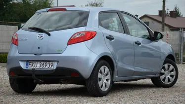 MAZDA 2