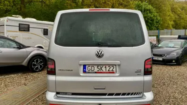 VOLKSWAGEN Multivan