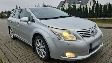 TOYOTA Avensis
