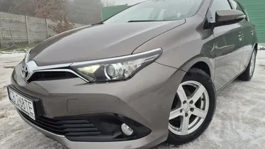 TOYOTA Auris