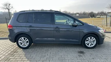 VOLKSWAGEN Touran