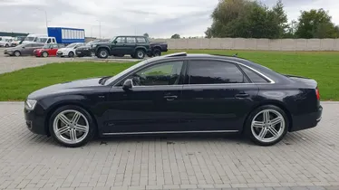 AUDI A8