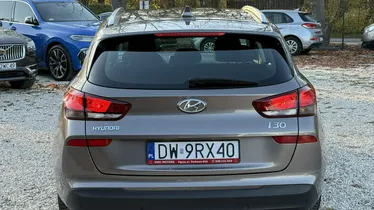 HYUNDAI i30
