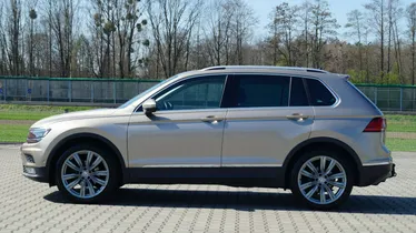 VOLKSWAGEN Tiguan