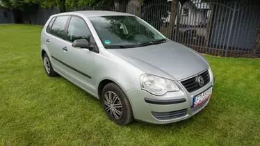 VOLKSWAGEN Polo