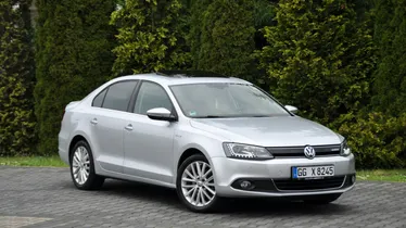 VOLKSWAGEN Jetta