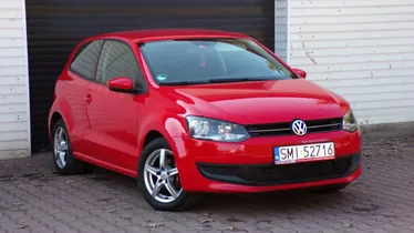 VOLKSWAGEN Polo