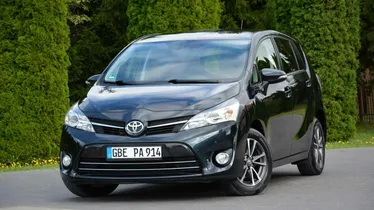 TOYOTA Verso