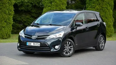 TOYOTA Verso