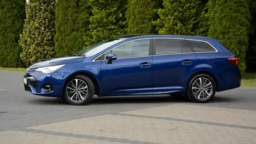 TOYOTA Avensis