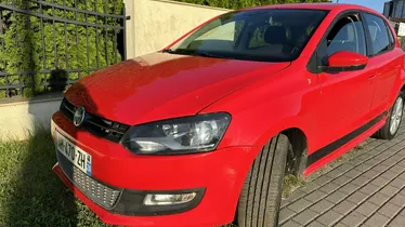 VOLKSWAGEN Polo