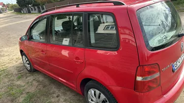 VOLKSWAGEN Touran