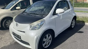 TOYOTA iQ
