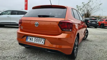 VOLKSWAGEN Polo