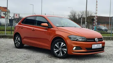 VOLKSWAGEN Polo