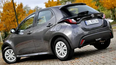 TOYOTA Yaris