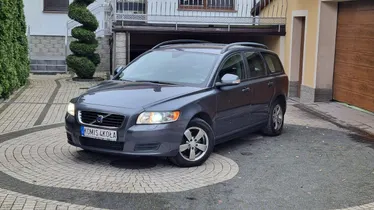 VOLVO V50