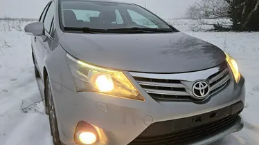 TOYOTA Avensis