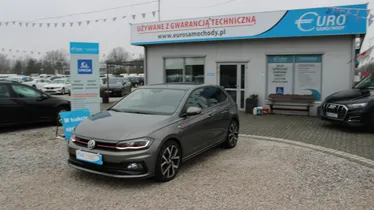 VOLKSWAGEN Polo
