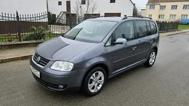 VOLKSWAGEN Touran