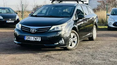 TOYOTA Avensis