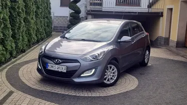 HYUNDAI i30