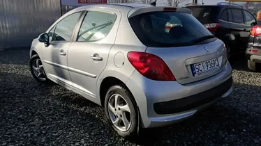 PEUGEOT 207