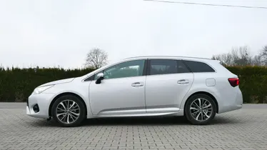 TOYOTA Avensis