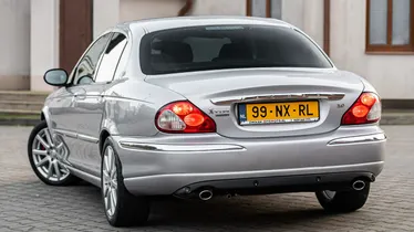JAGUAR X-Type