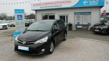 TOYOTA Verso