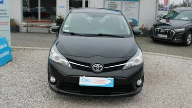TOYOTA Verso