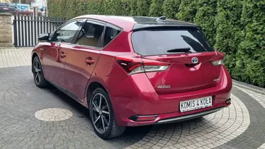 TOYOTA Auris
